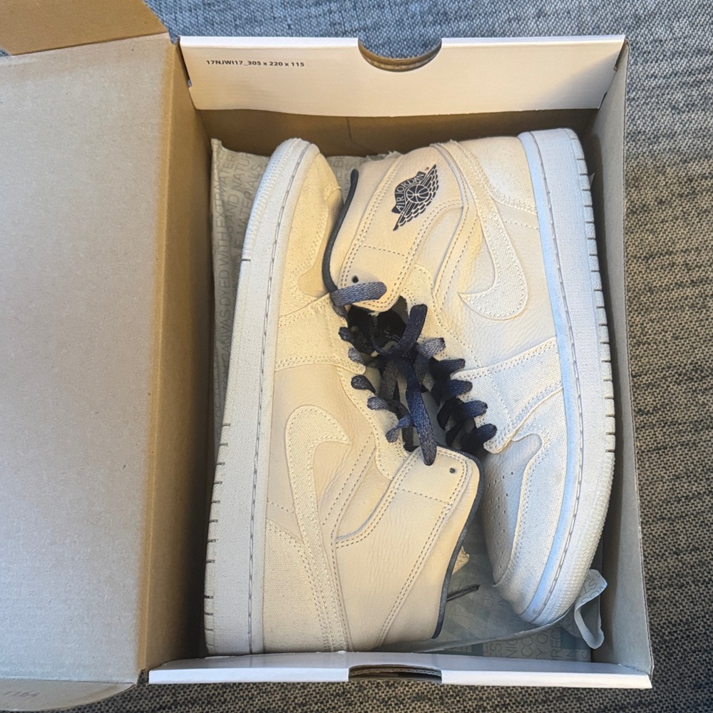 Nike Air Jordan 1 Mid SE Sandrift/Sail-Midnight Navy Sneakers WMNS 8.5